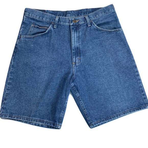 Wrangler Other - Wrangler Relaxed Fit Jean Shorts